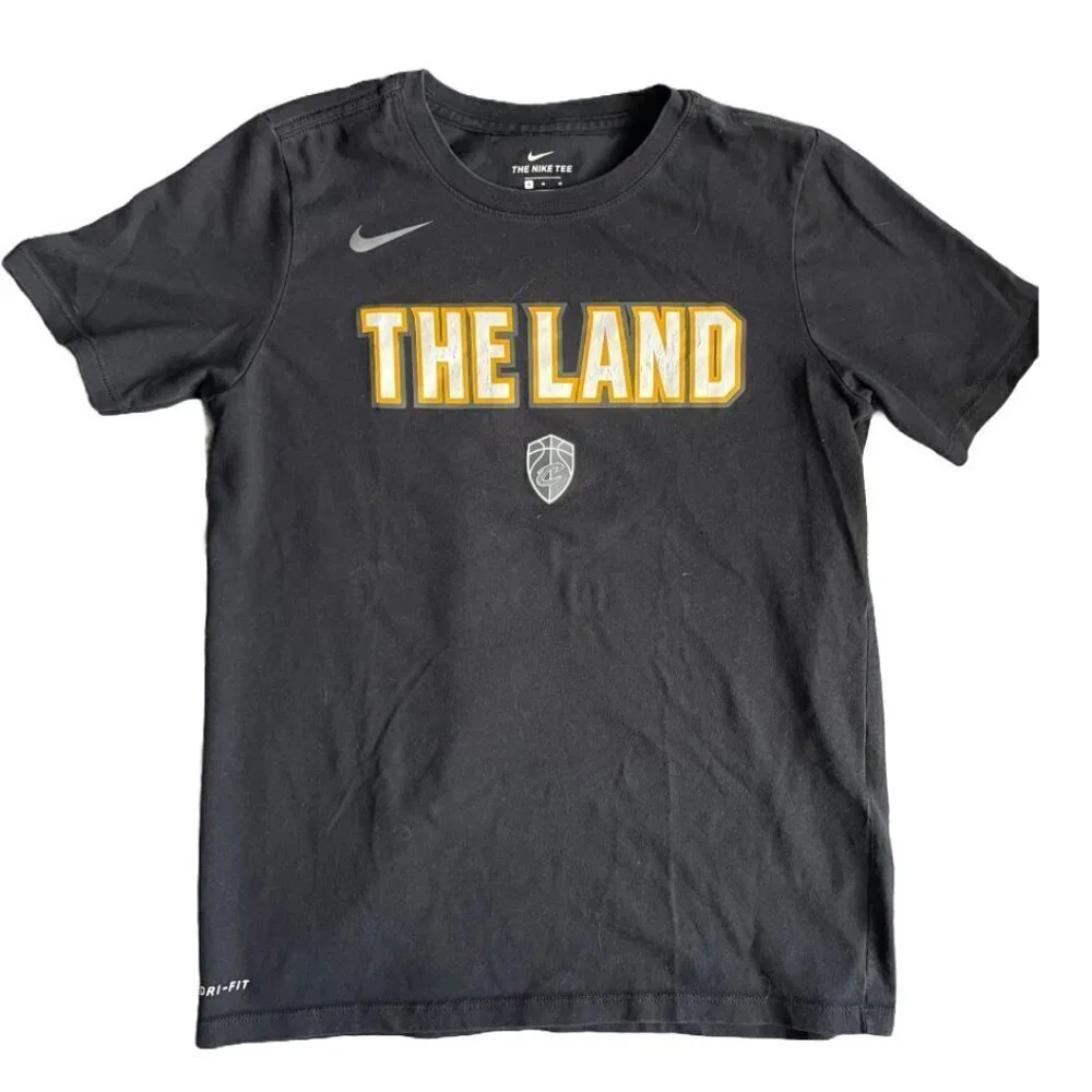 Cavs T-Shirt Nike Size‎ Medium Boys Excellent Condition